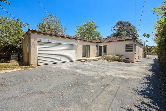 Building Photo - 1731 S San Gabriel Blvd