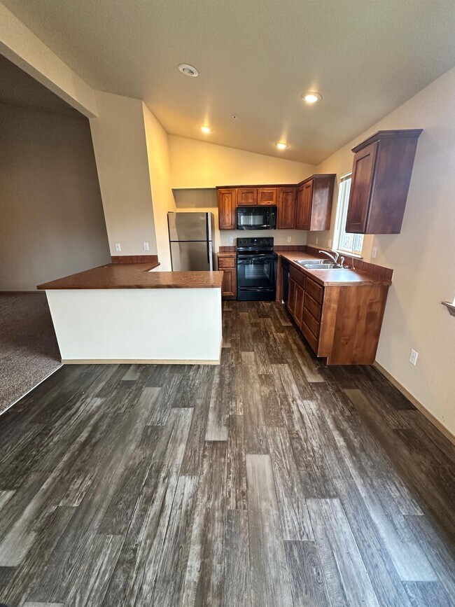 Building Photo - 3032 N Brandywine Ln