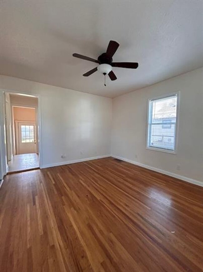 Building Photo - Single Family Home on Spokanes North Side!!
