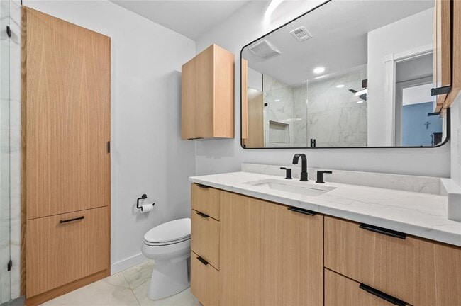 Building Photo - 1821 Westlake Dr