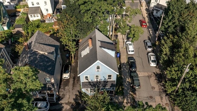 Building Photo - 5 Gordon Pl