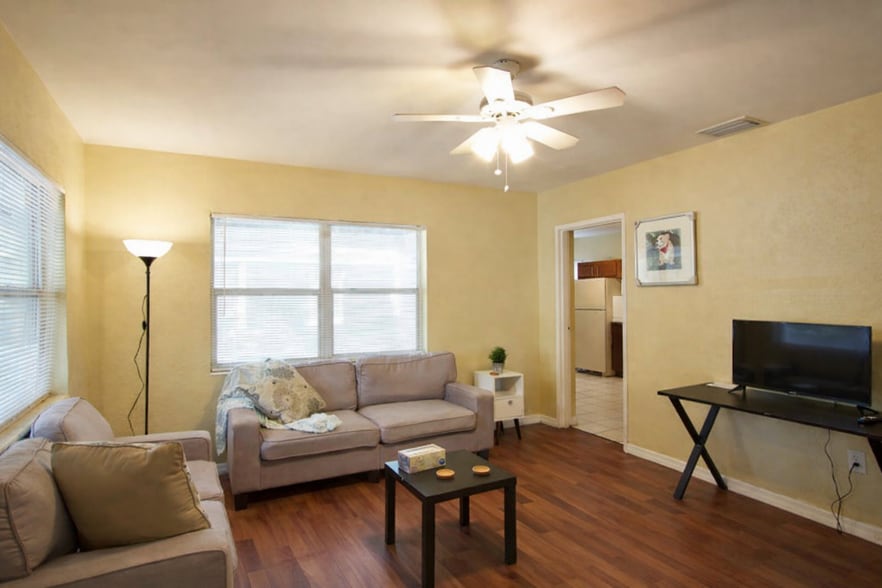 Building Photo - 1518 E Ellicott St