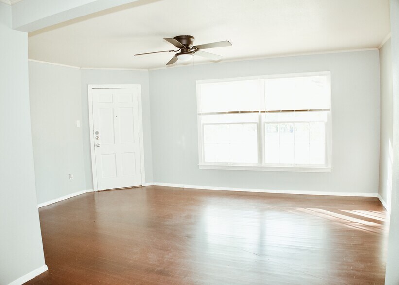 Building Photo - Brookview Hills