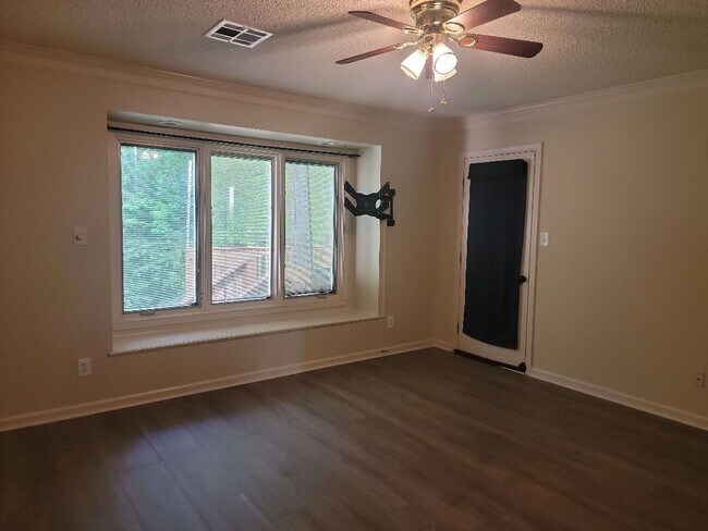 Building Photo - Silver Hills in Prattvlle, AL