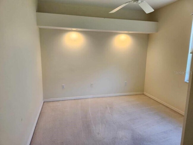 Building Photo - 5282 Far Oak Cir