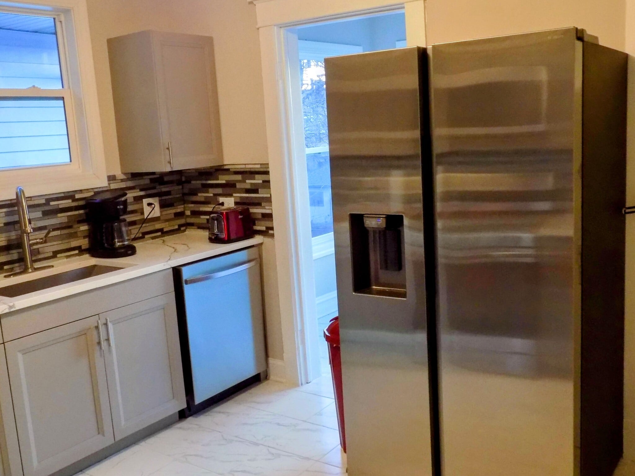 Building Photo - 434 N Pine Ave