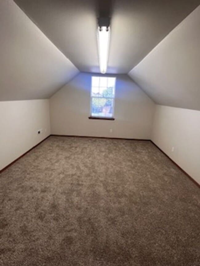 Building Photo - Must See New Listing!