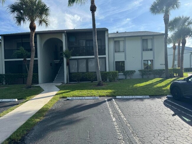 Primary Photo - 1003 Green Pine Blvd