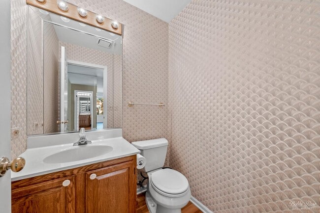 Building Photo - 800 E Saratoga Cir