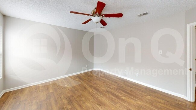 Building Photo - 1505 Stewart Dr