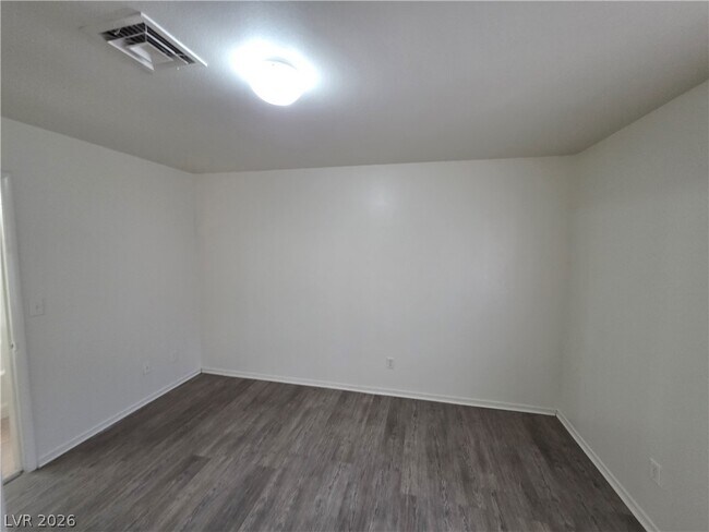 Building Photo - 4865 S Torrey Pines Dr