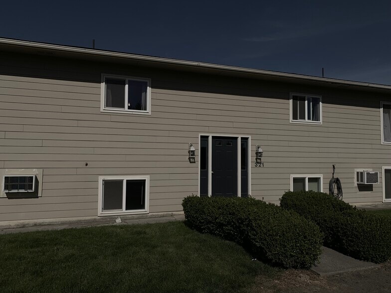 Primary Photo - 321 NE Damson Ave