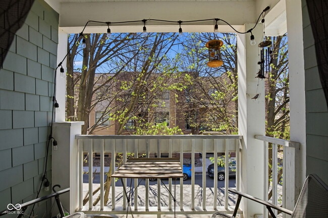 Building Photo - 228 E St Joseph St