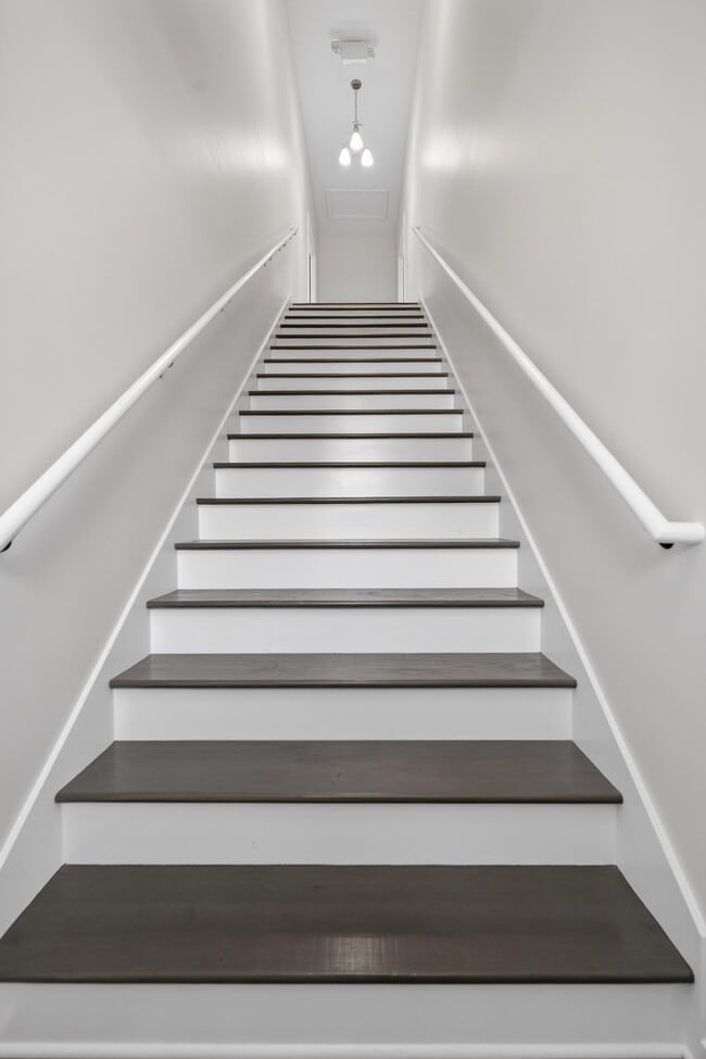 Building Photo - 89 Fishburne St