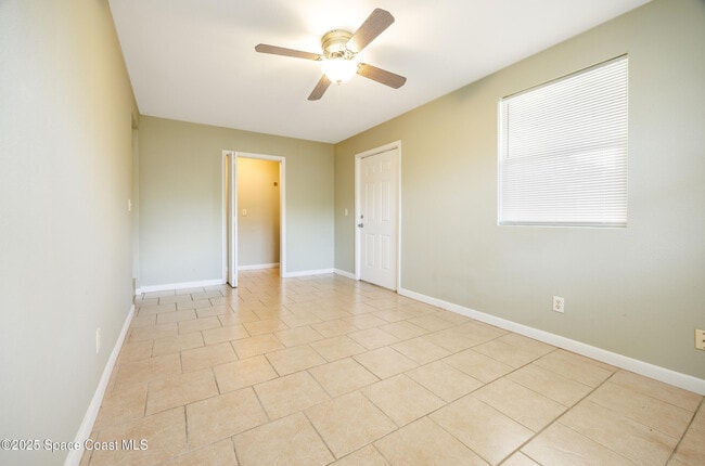Building Photo - 248 Laurel Oak St