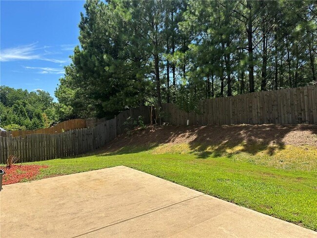 Building Photo - 669 Maple Grove Way