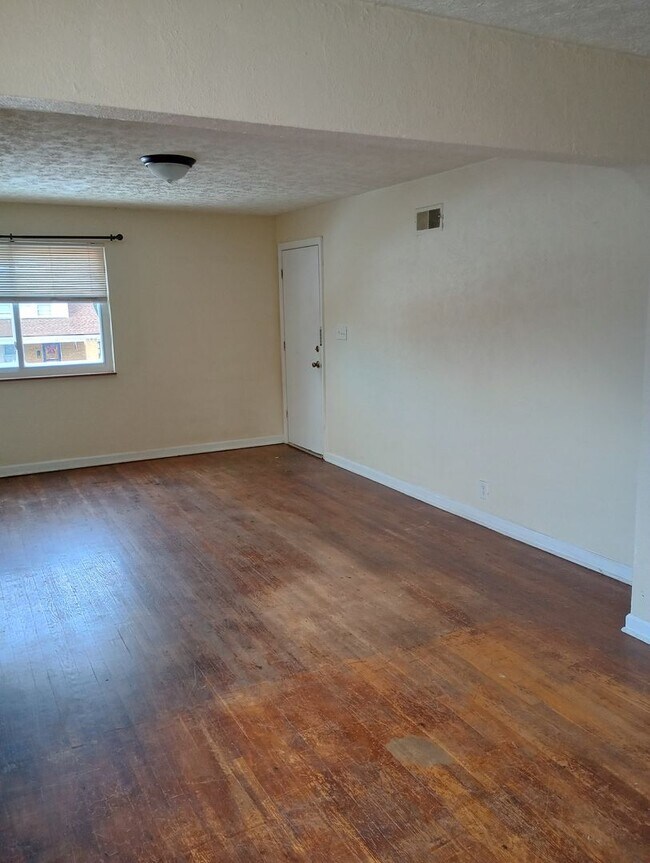 Building Photo - Great 2 bedroom Near Ritter Park in Huntington