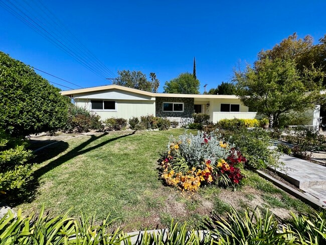 Front - 5352 Bayer Pl