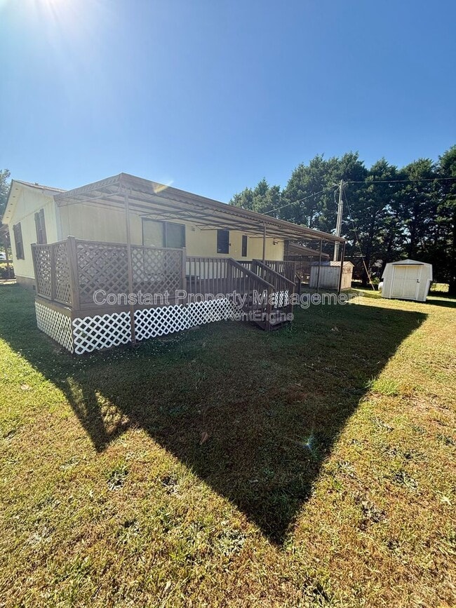 Building Photo - 491 Johnny Cut Rd