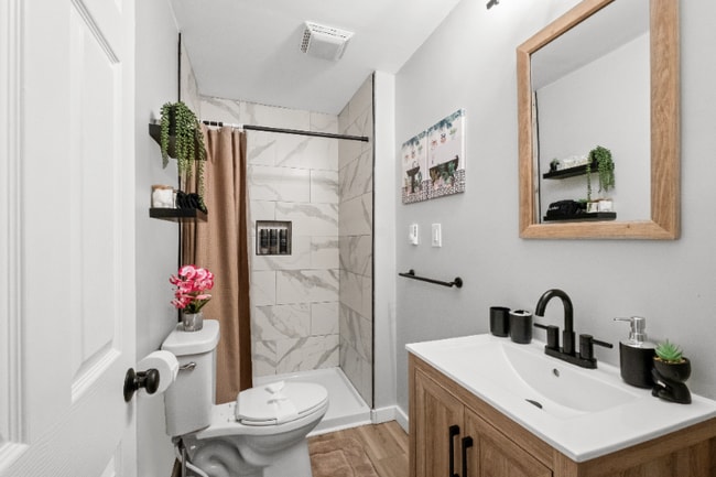 Building Photo - 5303 Duncan St