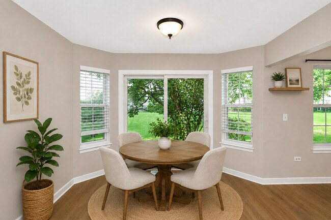 Building Photo - 651 Lancaster Cir