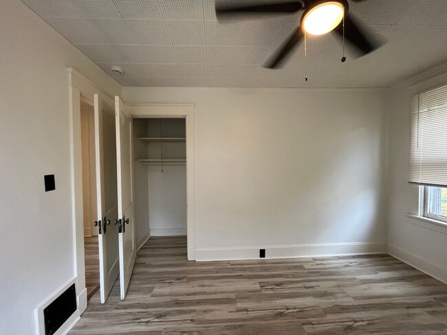 Building Photo - 3 Bedroom Duplex