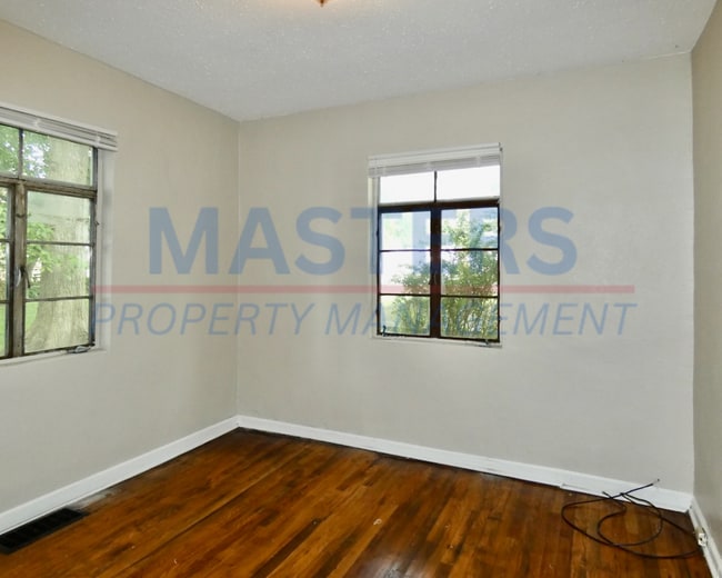 Building Photo - 2 Bed 1 Bath House
