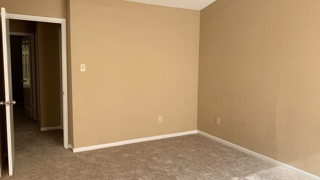 Building Photo - 12500 Brookglade Cir
