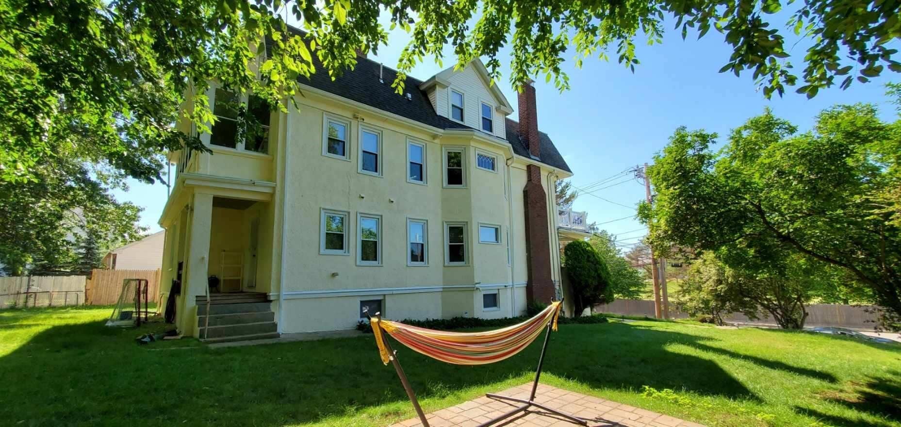 Side View - 1900 Washington St