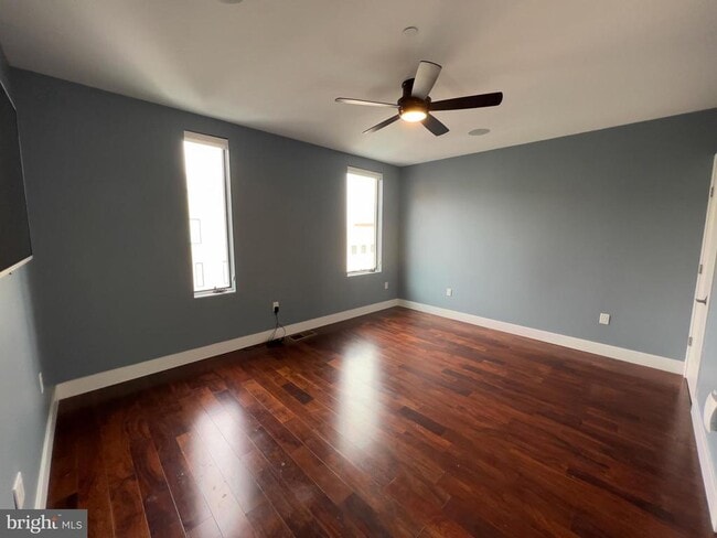 Building Photo - 423 Wallace St