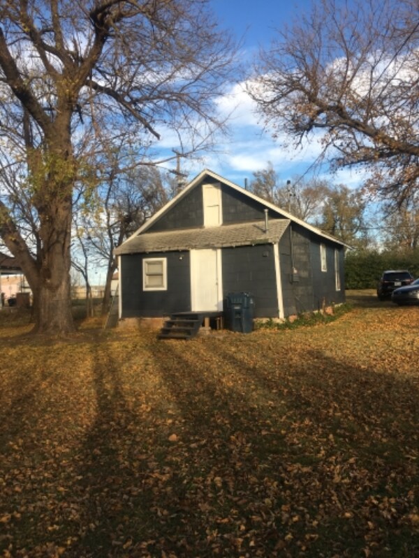 Building Photo - 417 N Linwood Ave