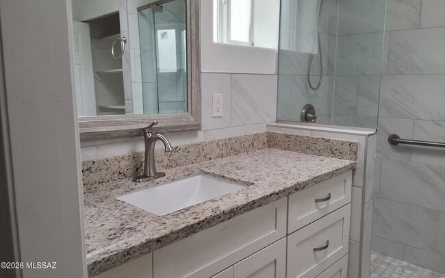 Building Photo - 434 S Vista Del Rio
