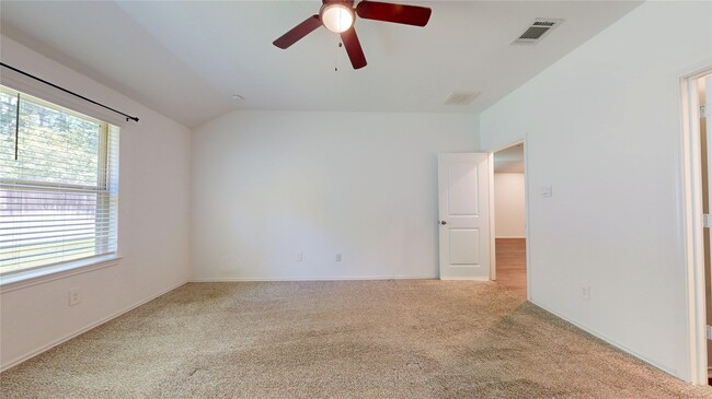 Building Photo - 16873 Short Pnes Dr