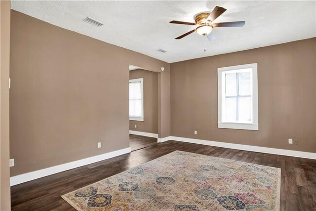 Building Photo - 112 Espejo St