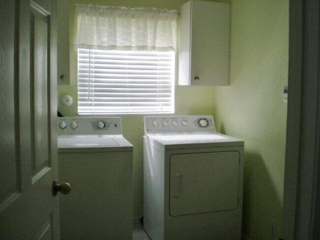Building Photo - 4050 Bluff Harbor Way