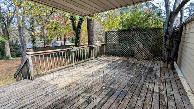 Building Photo - 294 Robin Ln SE