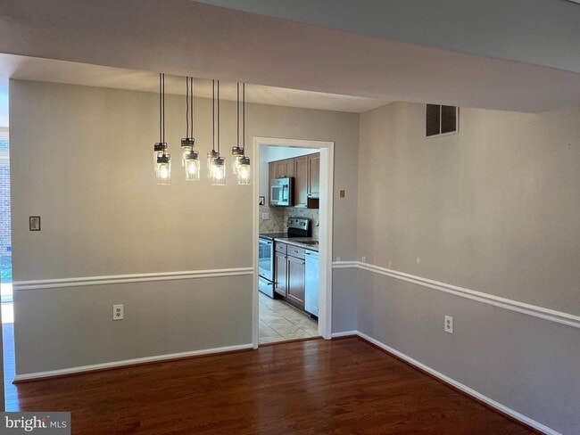 Building Photo - 2518 S Arlington Mill Dr