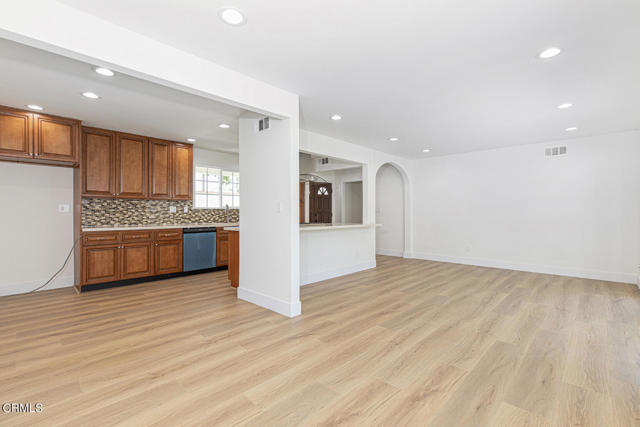 Building Photo - 8536 Tampa Ave