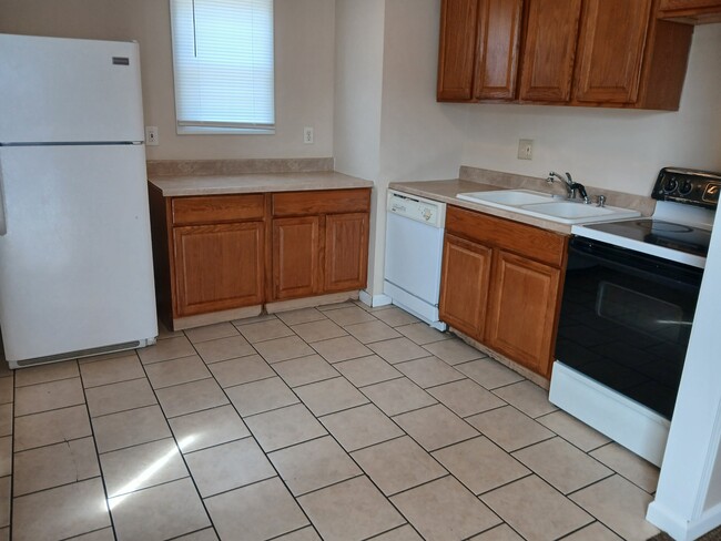 Primary Photo - 709 S Poplar St