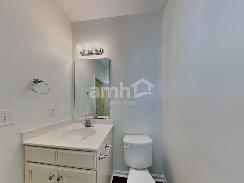 Building Photo - 108 Citrine Ct