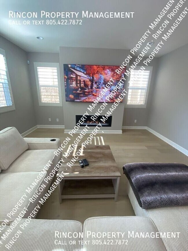 Building Photo - ROOM IN LARGE HOUSE FOR RENT!!! Bathroom a...