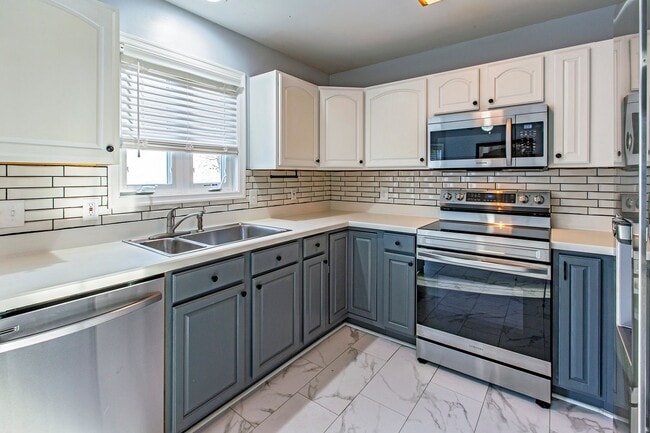 Building Photo - North Wilmington, Gwinhurst, 3 bedrooms, 2...