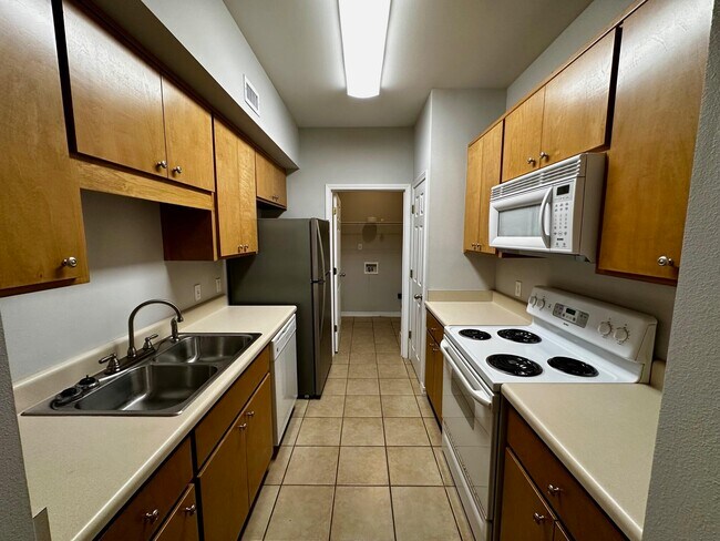 Building Photo - 2154 Whispering Pines Blvd