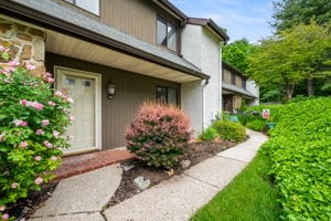 Building Photo - 132 Pinecrest Ln