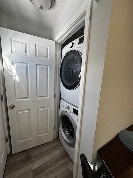 Building Photo - 8 Chamberlain Rd