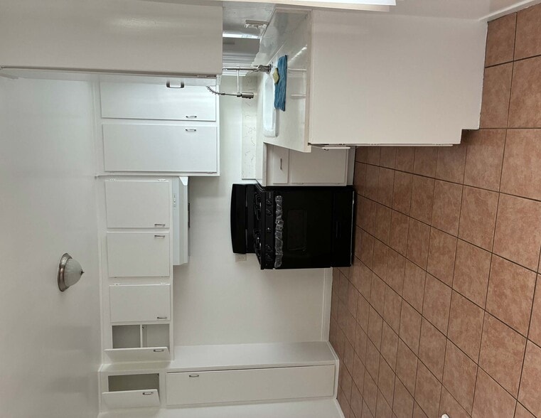 Building Photo - 5640 Fair Ave