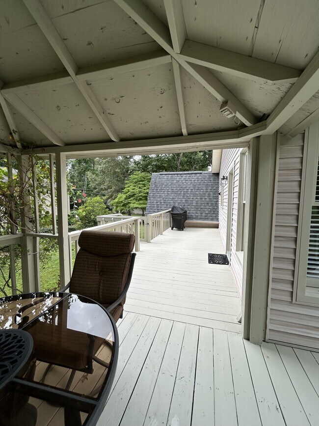 Building Photo - 203 Snead Dr
