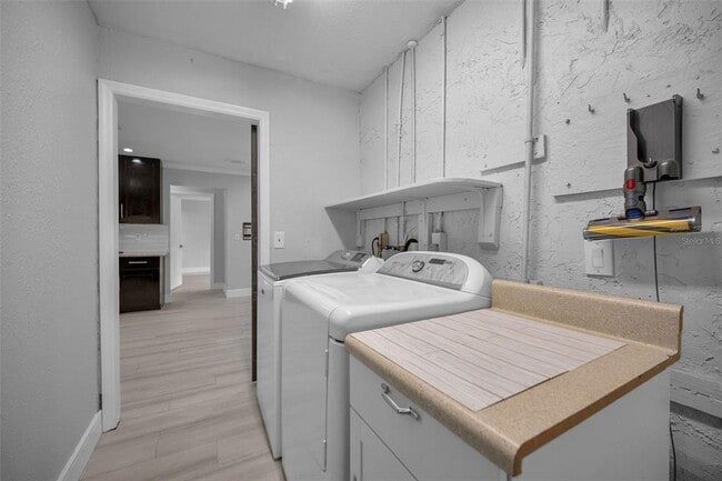 Building Photo - 1502 Cottonwood Terrace