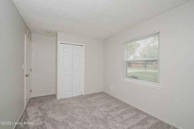 Building Photo - 10902 Waycross Ave