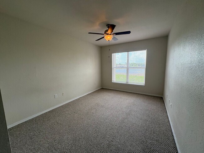 Building Photo - 8013 Hemingway Cir